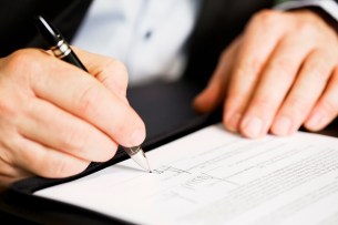 signing-contract